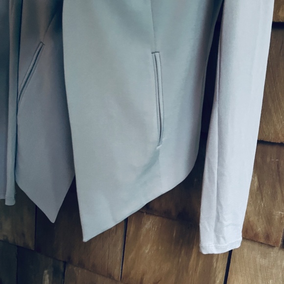 BCBGeneration Gray Open Front Colarless Tuxedo Blazer Jacket Long Sleeves XS - Picture 4 of 11